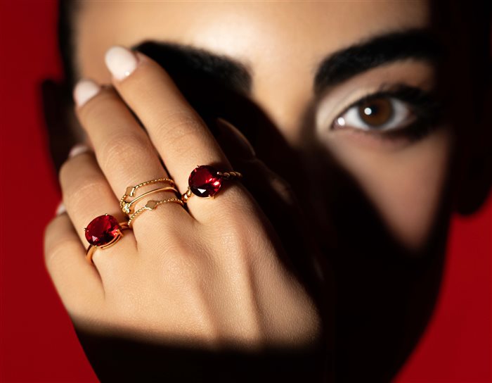 انگشتر طلا زنانه ویترای بیضی سرخ