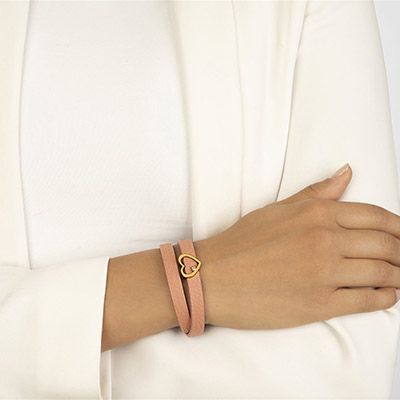 دستبند چرم و طلا زنانه قلب نگین سفید