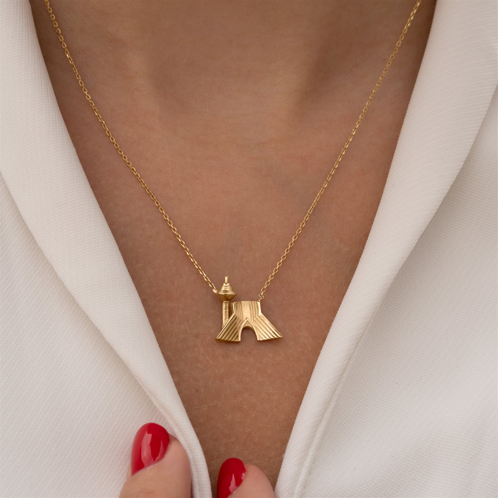 گردنبند طلا زنانه برج آزادی میلاد