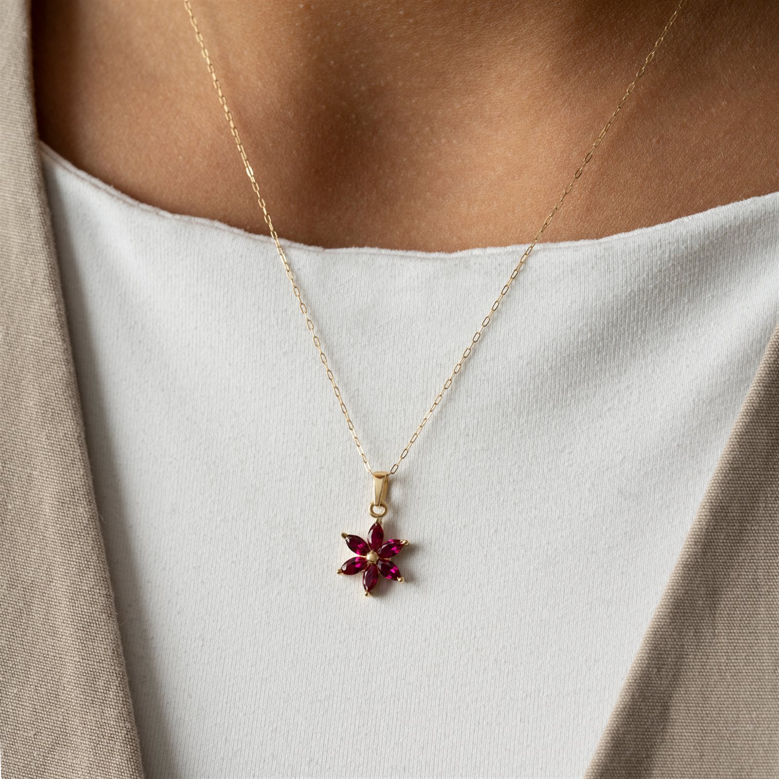 آویز طلا زنانه گل قرمز