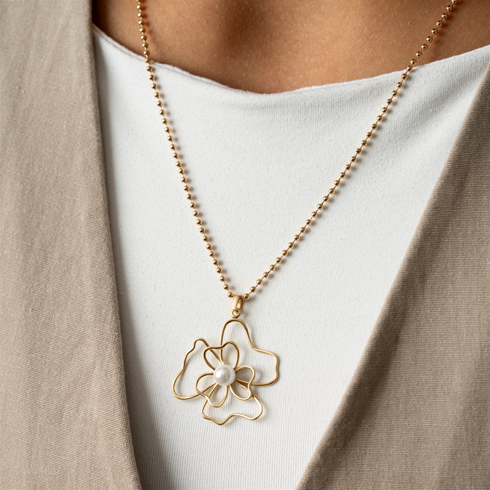 آویز طلا زنانه گل مفتولی کوچک