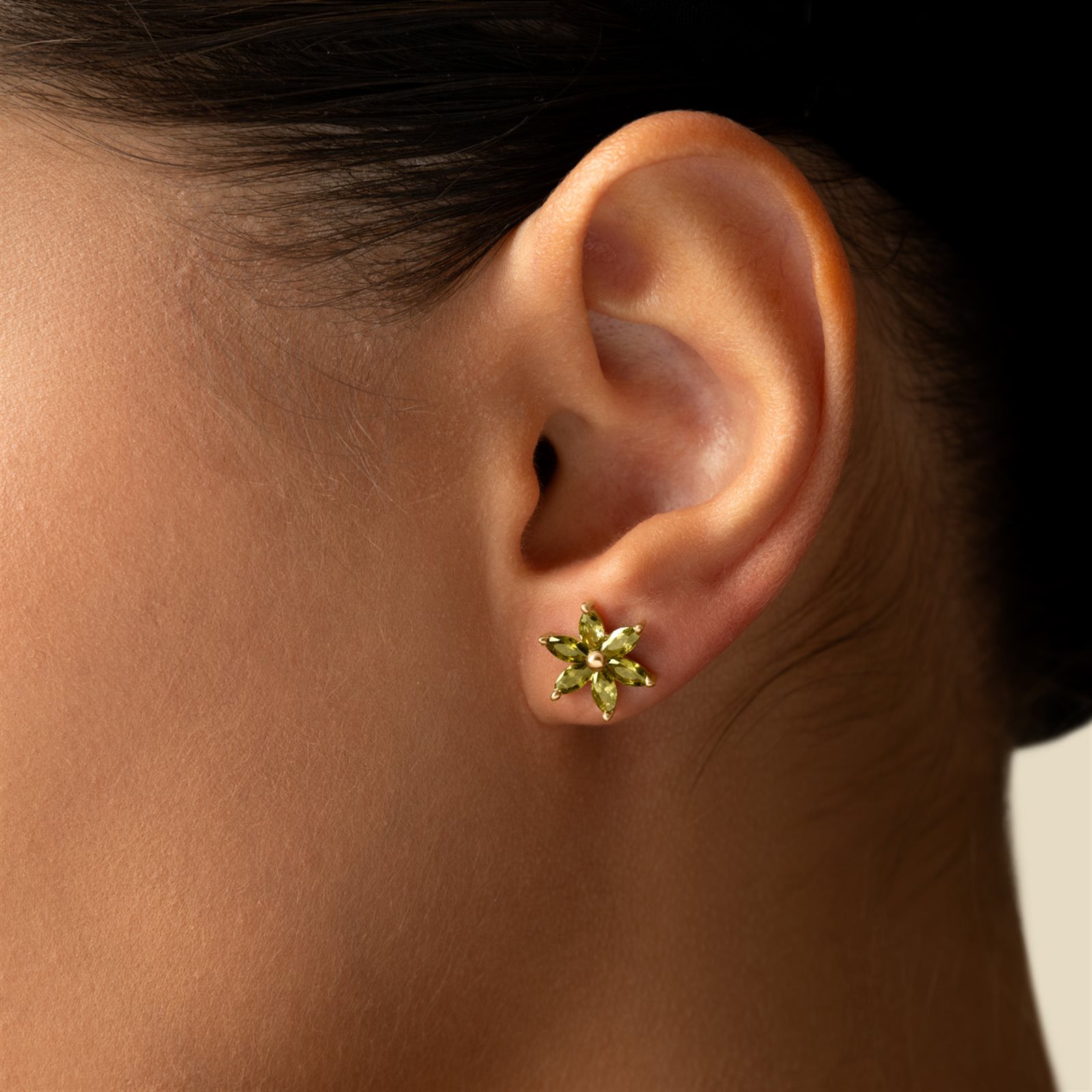 گوشواره طلا زنانه گل سبز گوشواره طلا زنانه گل سبز