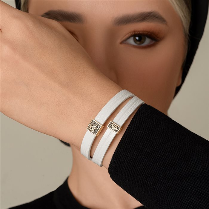 دستبند چرم و طلا زر و خط هیچ مستطیل