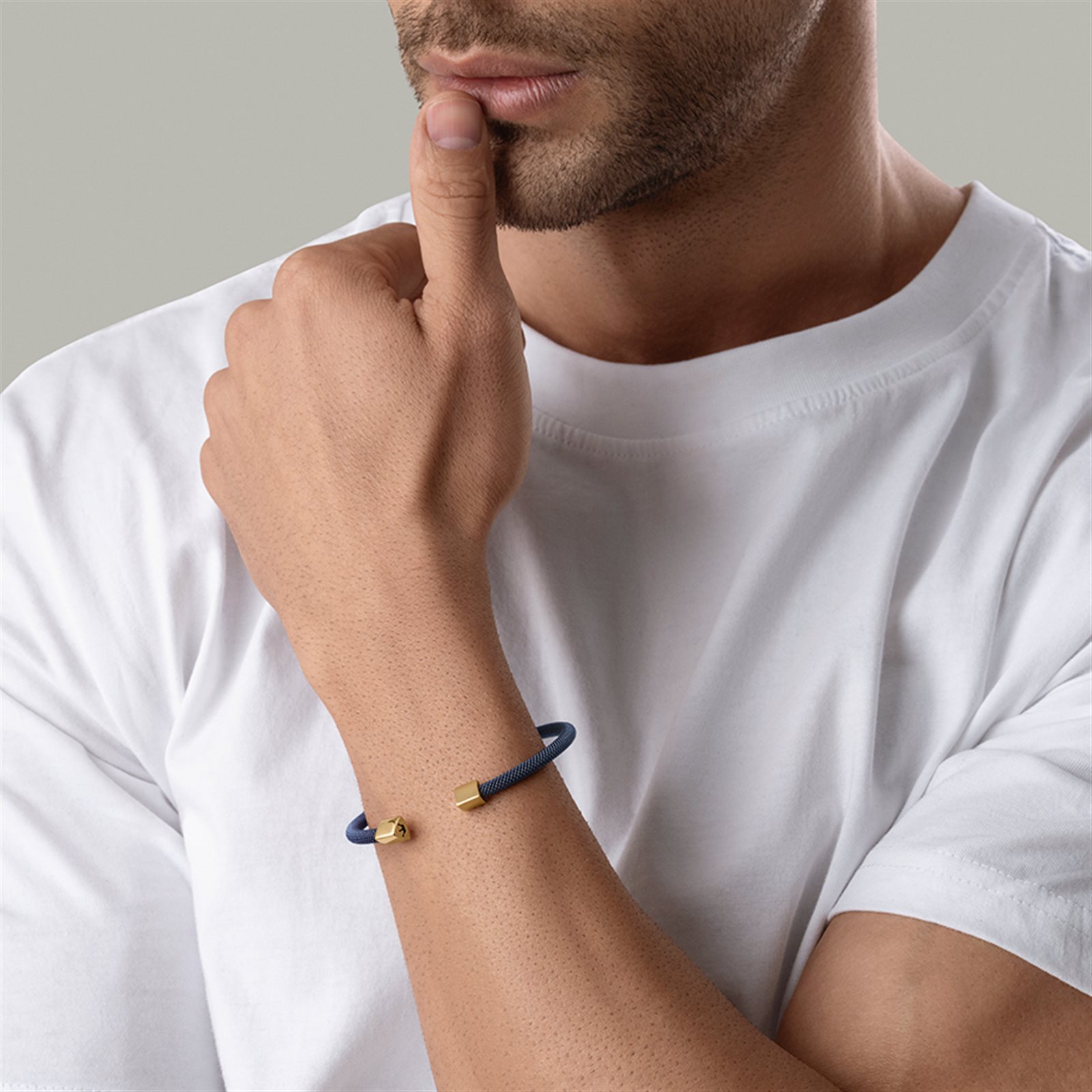 دستبند طلا مردانه برنا سورمه‌ای