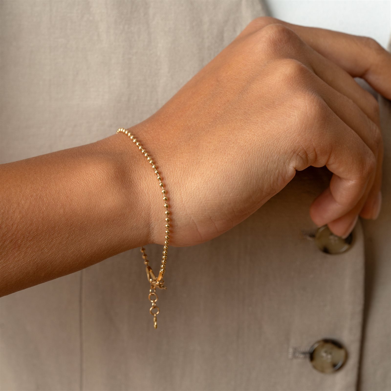 دستبند طلا زنانه توپی کوچک دستبند طلا زنانه توپی کوچک