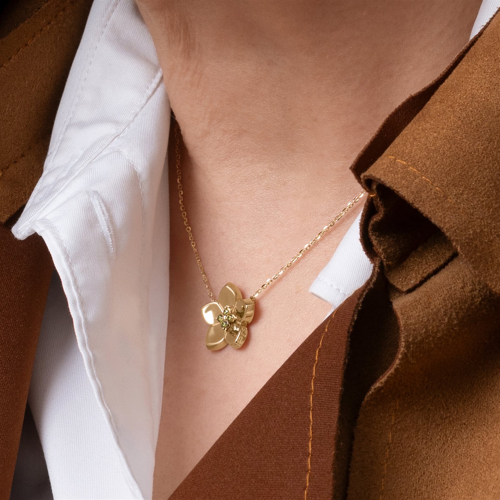 گردنبند طلا زنانه شکوفه گردنبند طلا زنانه شکوفه