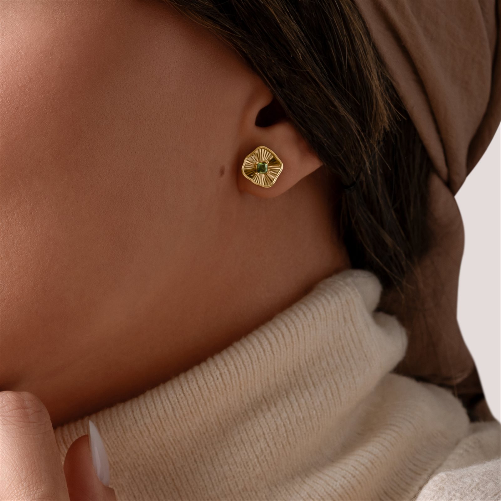 گوشواره طلا زنانه نورا مربع گوشواره طلا زنانه نورا مربع