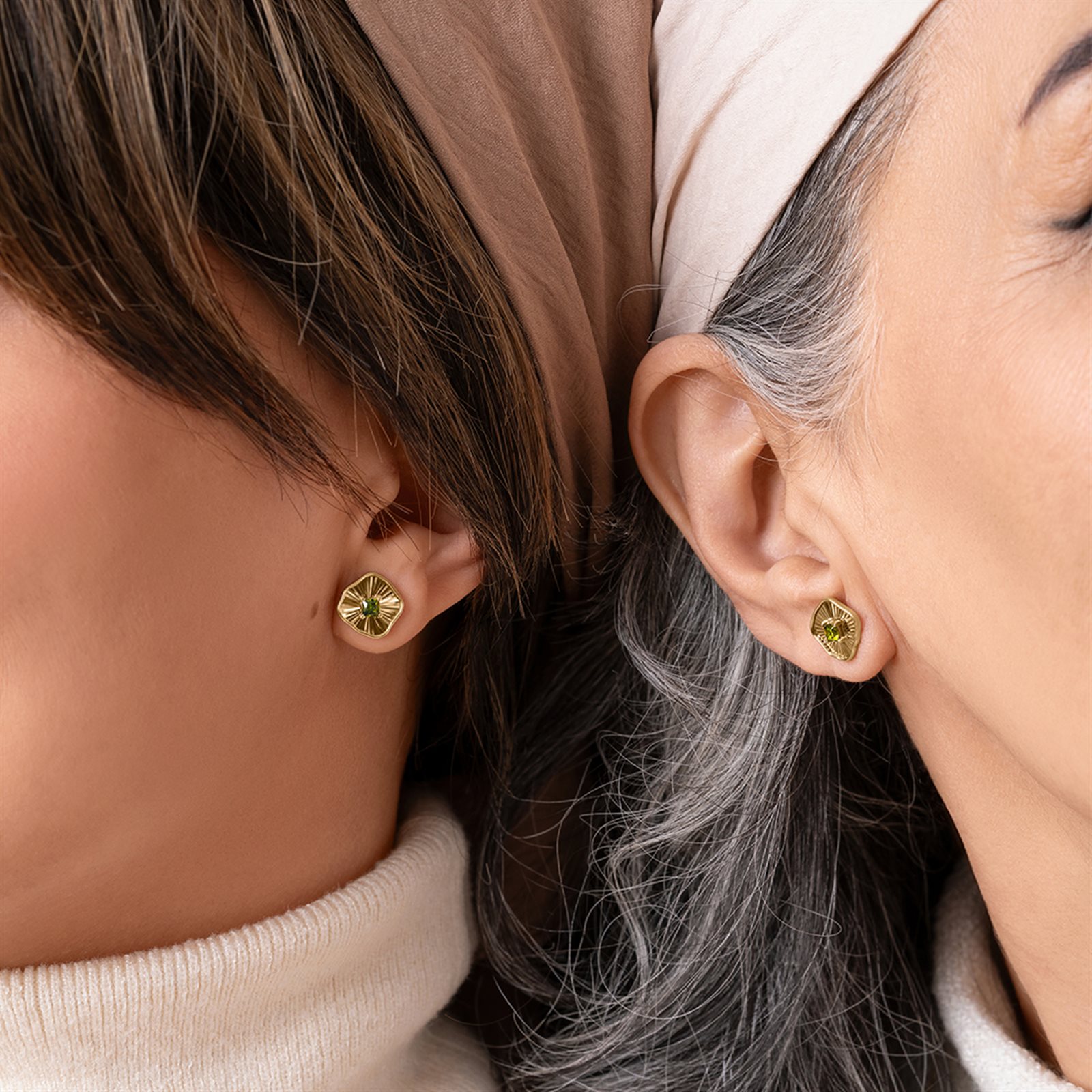 گوشواره طلا زنانه نورا مربع