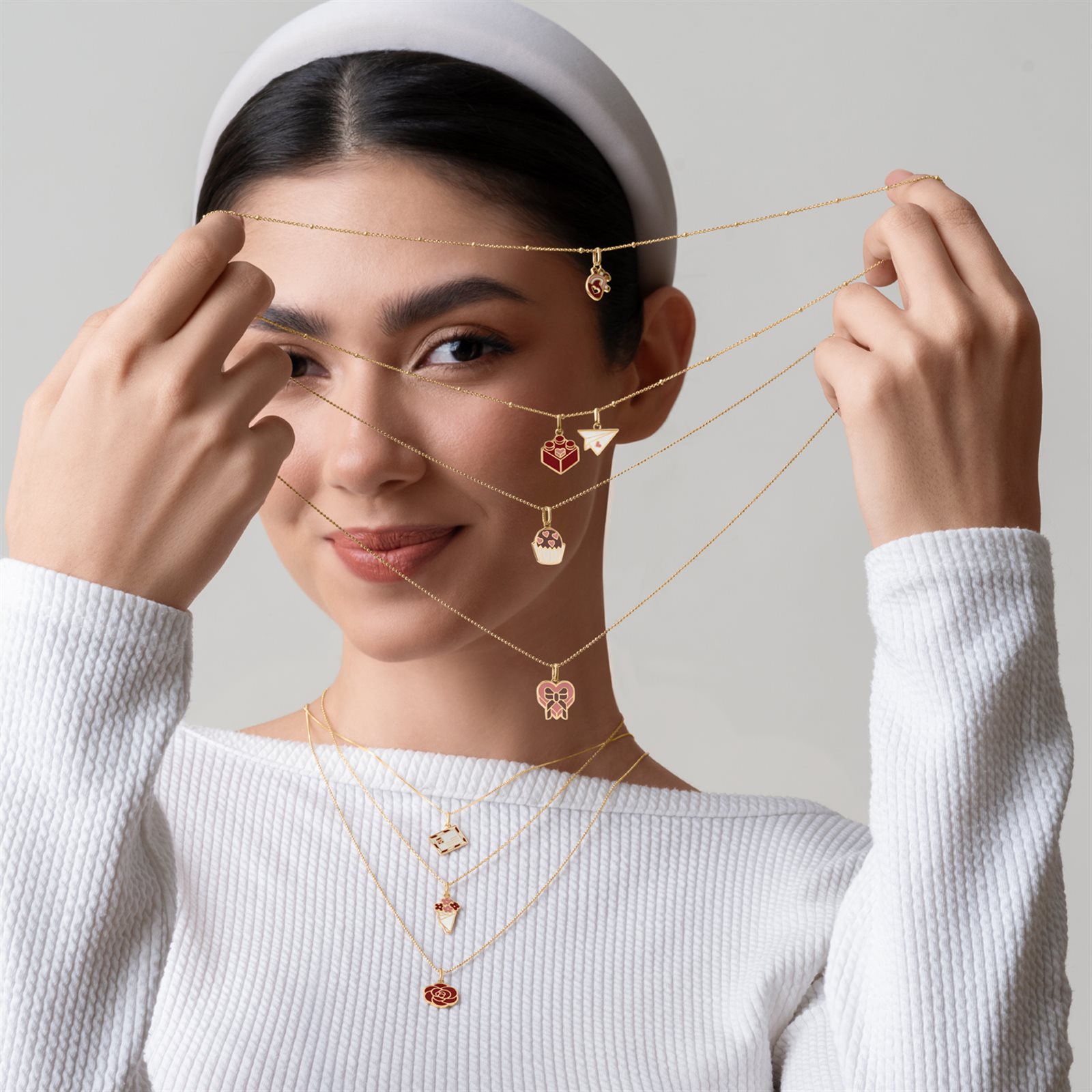 آویز طلا زنانه نامه آویز طلا زنانه نامه