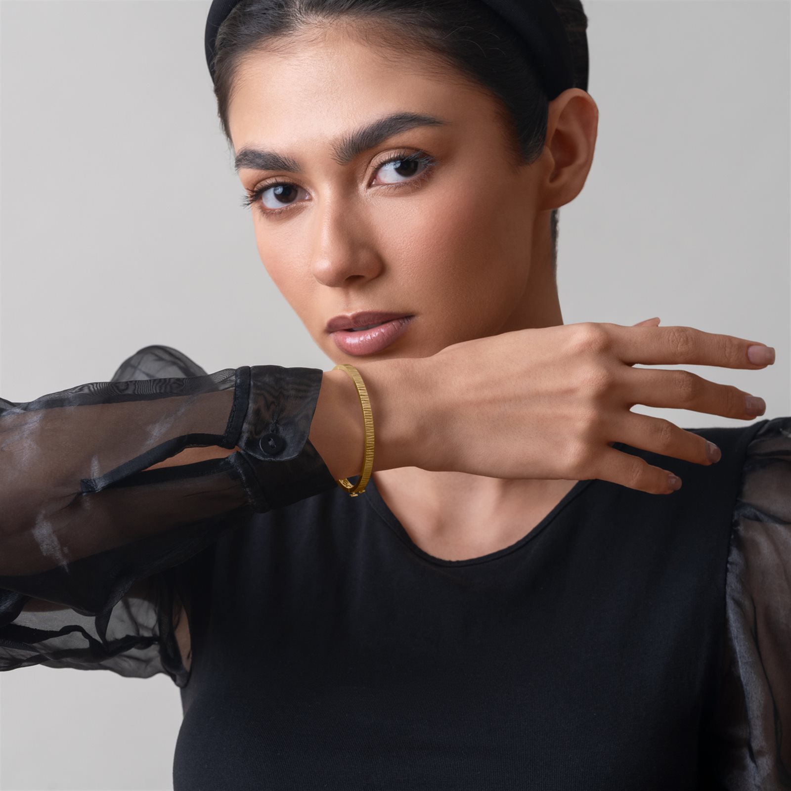 بنگل طلا زنانه رَدّ بنگل طلا زنانه رَدّ
